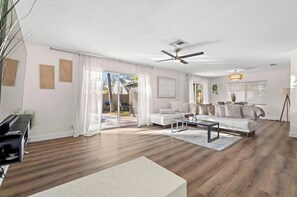 Smart-TV og stereoanlegg