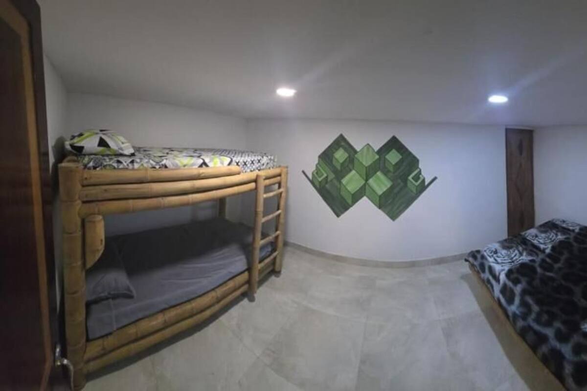 Chambre Quadruple, patio