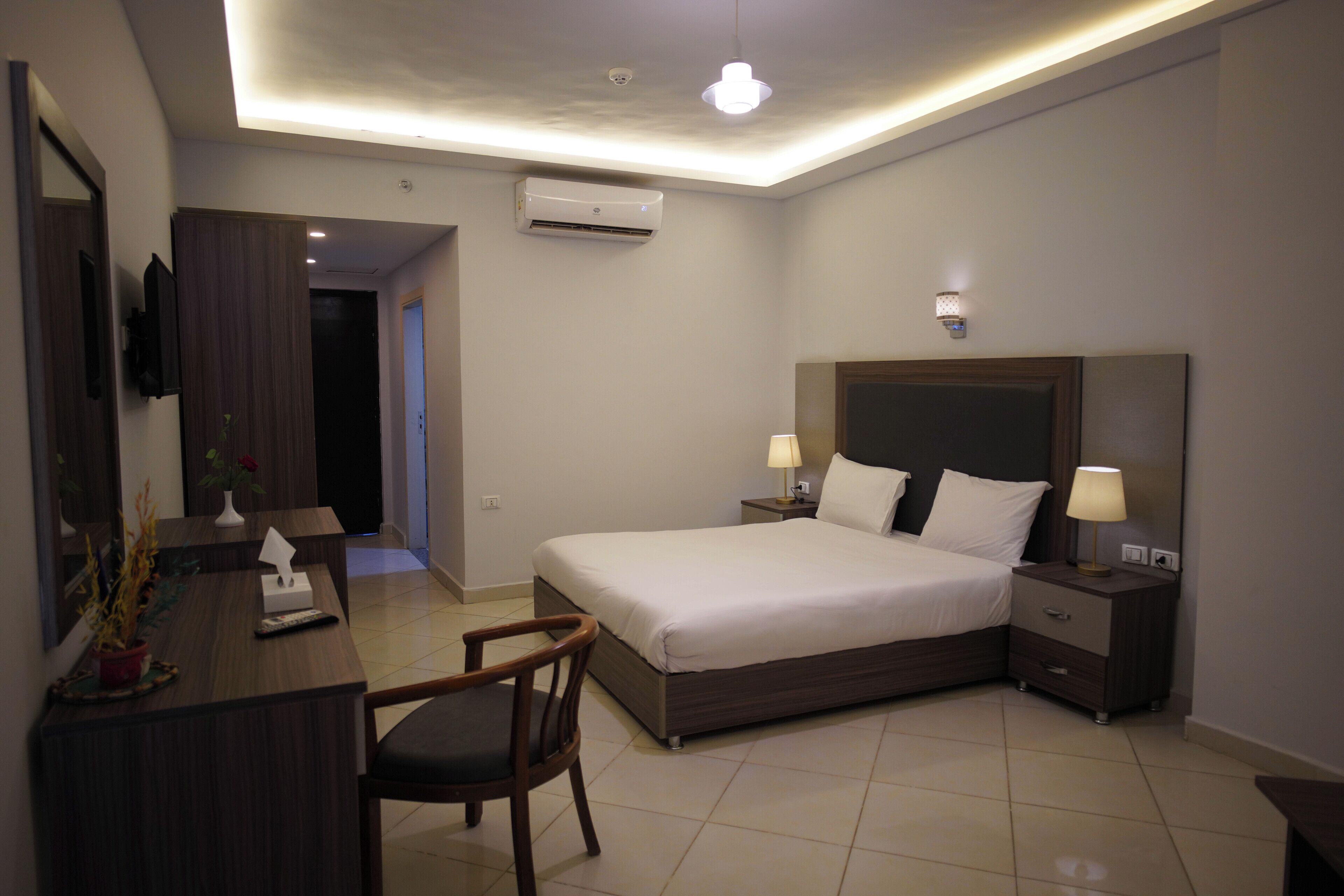 Standard Double or Twin Room, Pool View | Bed sheets