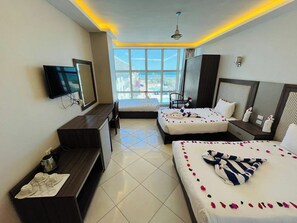 Standard dubbelrum eller tvåbäddsrum - utsikt mot poolen