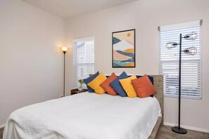 2 habitaciones, tabla de planchar con plancha, wifi y ropa de cama 