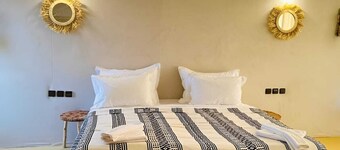 Sunshine luxury desert camp 