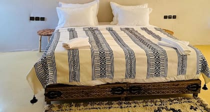 Sunshine luxury desert camp