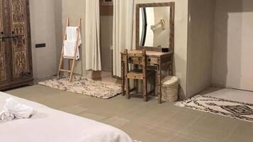 Premium bedding, free cots/infant beds, free WiFi, bed sheets