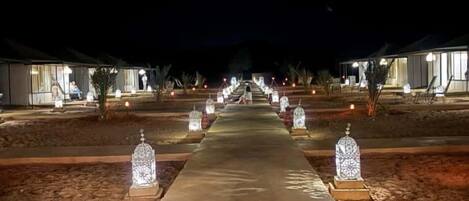 Premium bedding, free cots/infant beds, free WiFi, bed sheets