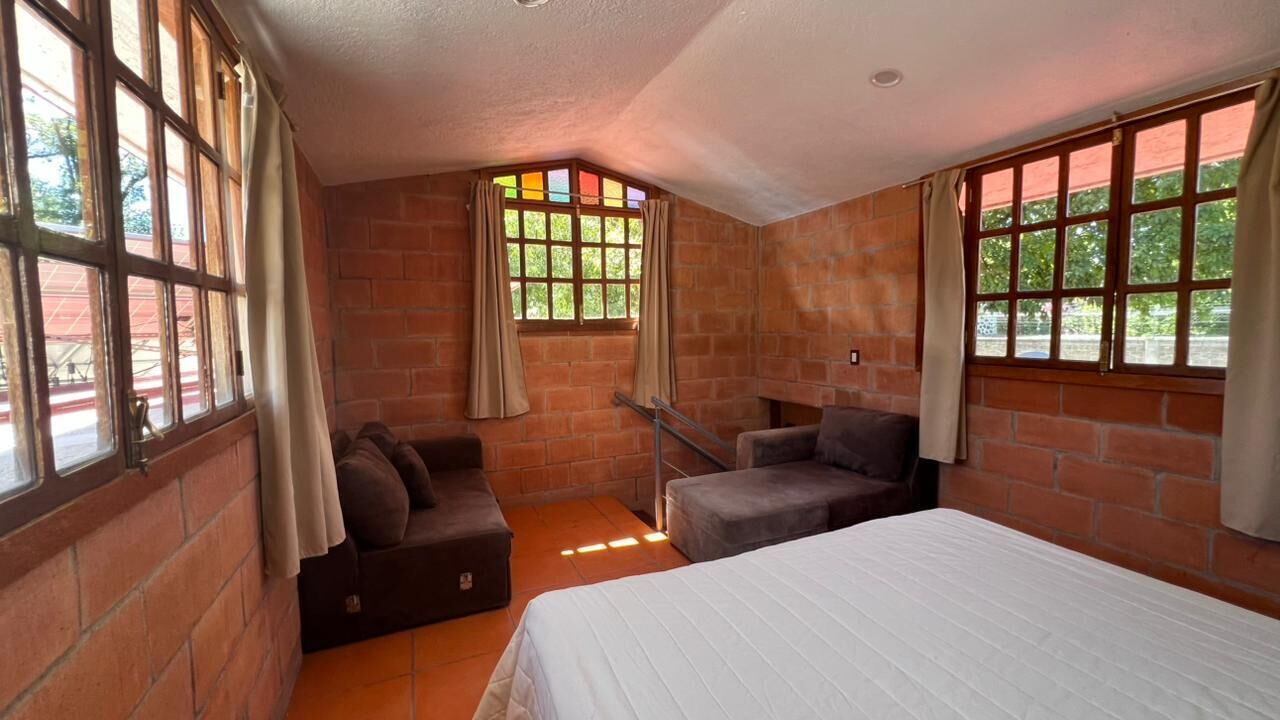 3 chambres, fer et planche à repasser, Wi-Fi, draps fournis