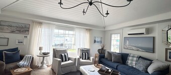 Harbour side charmer , close to everything!