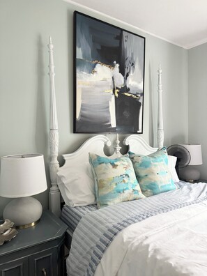 2 عدّة غرف نوم ومكواة/لوح كي وواي فاي مجانًا وملاءات أسرّة