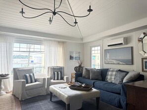 Smart TV - Harbour side charmer , close to everything! (Dartmouth)