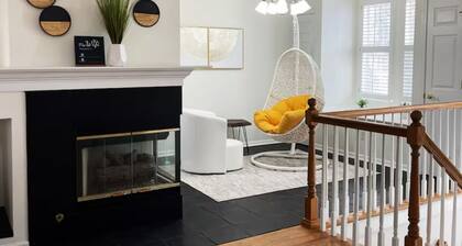 Bright Home in Family Friendly Neighborhood
