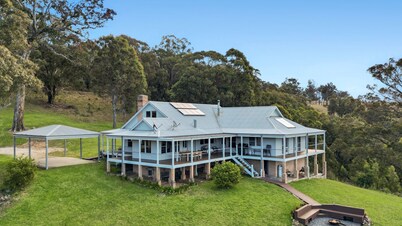 Pinnacle Lodge — your private “Scenic World” at the heart of the Megalong Valley.