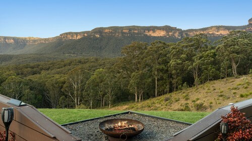 Pinnacle Lodge — your private “Scenic World” at the heart of the Megalong Valley.