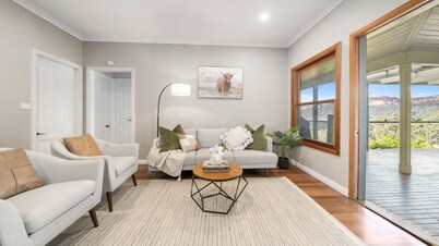 Pinnacle Lodge â your private âScenic Worldâ at the heart of the Megalong Valley.