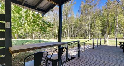 Cozy Coupleâs Retreat on Pickwick Lake w/ Hot Tub