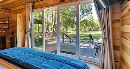 Private Hot Tub, Fire Pit! Pickwick Lake Escape