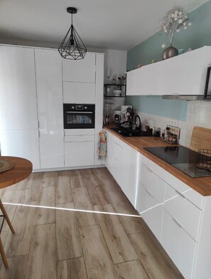 Microwave, oven, stovetop, dishwasher