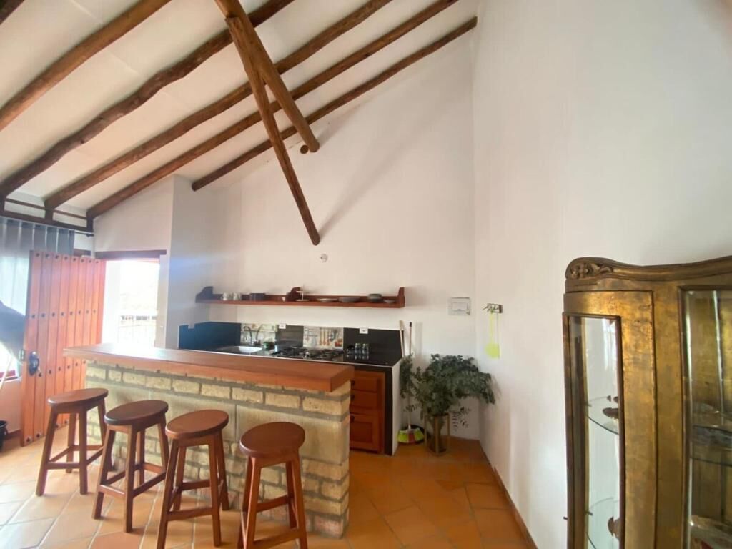 Apartemen Klasik, balkon, pemandangan kota