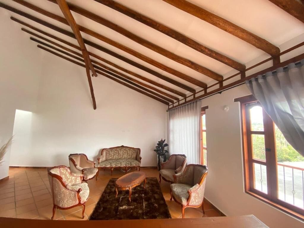 Apartament clàssic, balcó, vistes a la ciutat | Interior