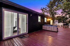 Terrace/patio - Beautiful Annapolis Home Near the Beach with a fitness room (Annapolis)