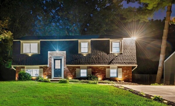 Exterior - Beautiful Annapolis Home Near the Beach with a fitness room (Annapolis)