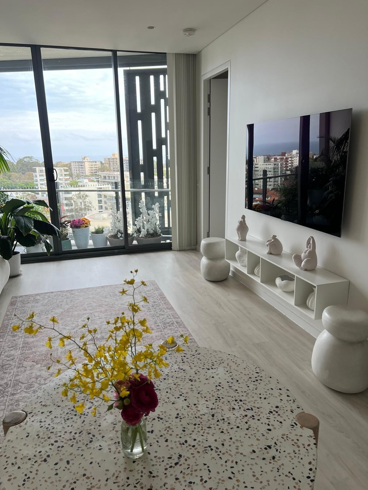 المنشأة من الداخل