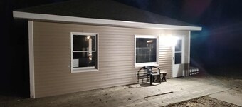 Charming updated 1-bedroom apartment in brilliant Midland with AC