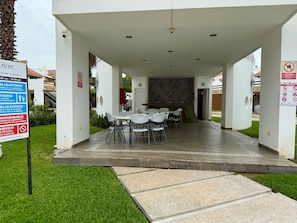 تناول الطعام بالخارج