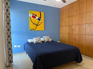 2 عدّة غرف نوم ومكتب ومكواة/لوح كي وواي فاي