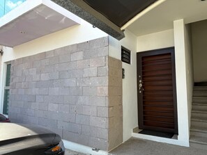 تفاصيل الفندق من الخارج