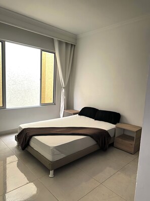 4 bedrooms, iron/ironing board, WiFi, bed sheets - Enchanting 4-bedroom house in Cali valle del lili (Cali)