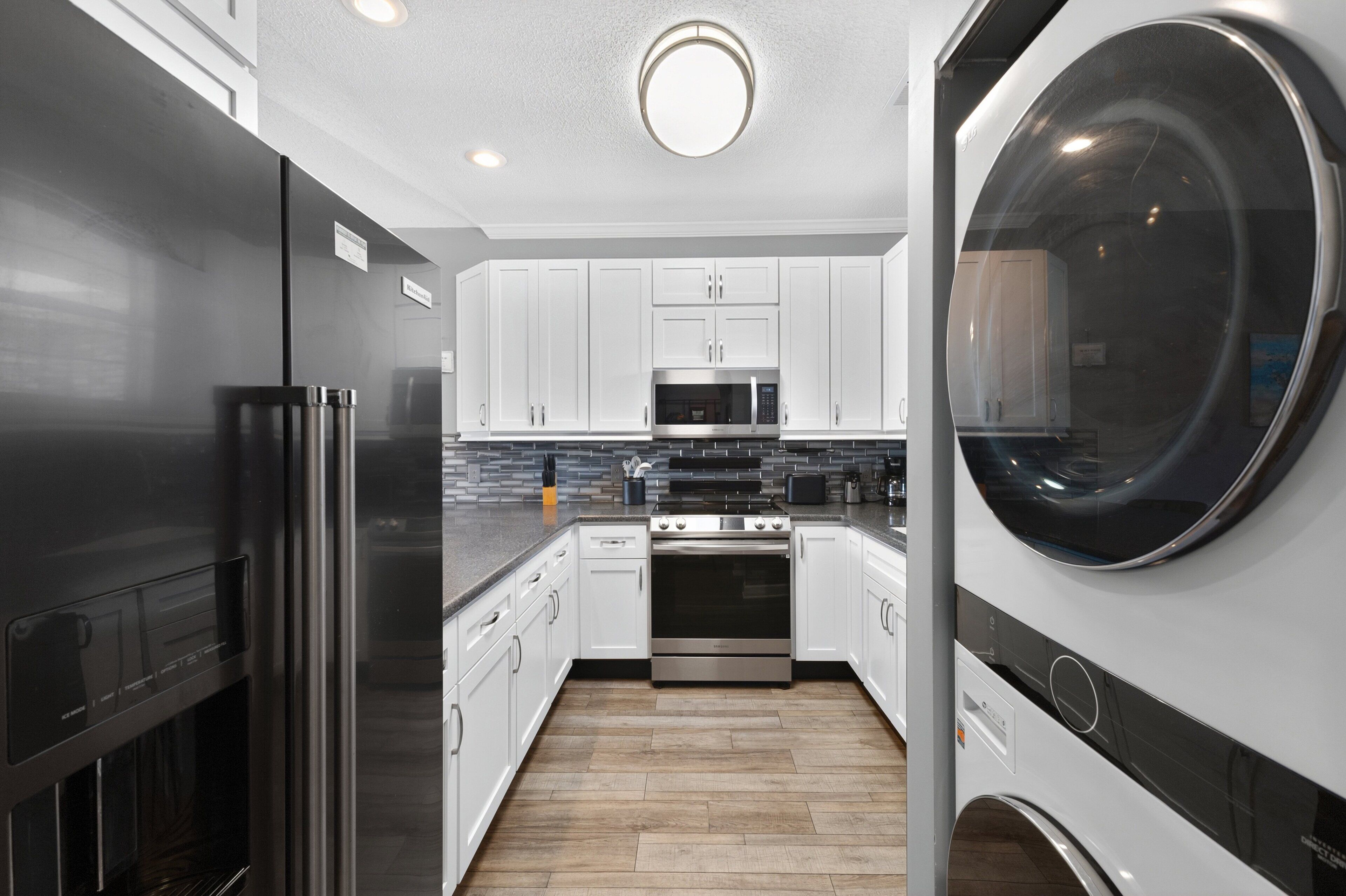 雪櫃、微波爐、焗爐、爐具