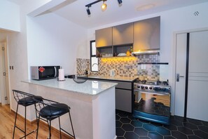 Micro-ondes, plaque de cuisson