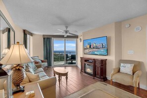 TV - Deluxe & Spacious 3 BR Condo /Great Ocean Views (Myrtle Beach)