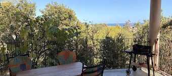 MYRTA-Swimming pool in residence - sea view - beach within walking distance