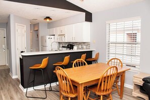 Dining - Waterway Village 18-G (Myrtle Beach)