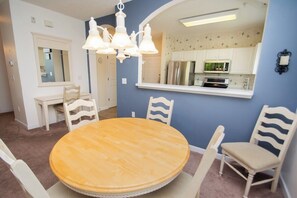 Dining - Ironwood 1721 | Cozy Bright Condo with Porch in Barefoot Resort | Situated on a golf course! (North Myrtle Beach)