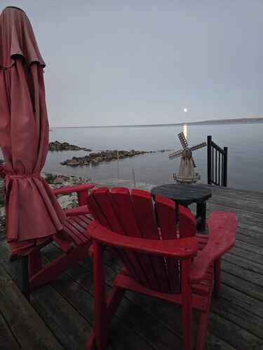 Paradise by the Bay Guest House