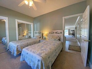 3 bedrooms, free WiFi, bed sheets - Spacious 3BR Near Myrtlewood Golf w/ Lake Views (Myrtle Beach)