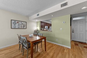 Dining - Secluded Condo Near Pool and close to the Ocean! (Myrtle Beach)