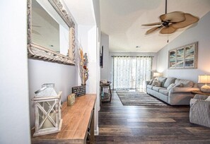 TV - Nicely Decorated 2Br condo w/Great Waterway Views! (Myrtle Beach)