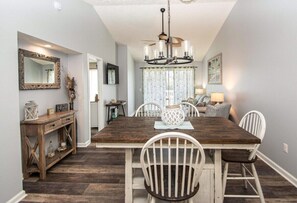 Dining - Nicely Decorated 2Br condo w/Great Waterway Views! (Myrtle Beach)