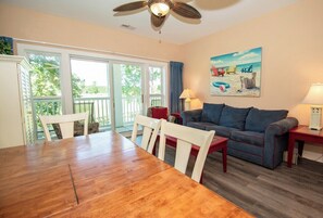TV - Private 2BR Condo w/ Stellar Golf Course Views (Myrtle Beach)