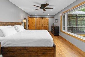 3 soverom, strykejern/-brett, wi-fi og sengetøy