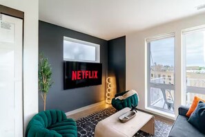 Living area - Luxury RiverView Sky Apartment - 1BR + Murphy Bed (Milwaukee)