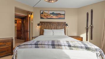 3 bedrooms, iron/ironing board, travel crib, free WiFi