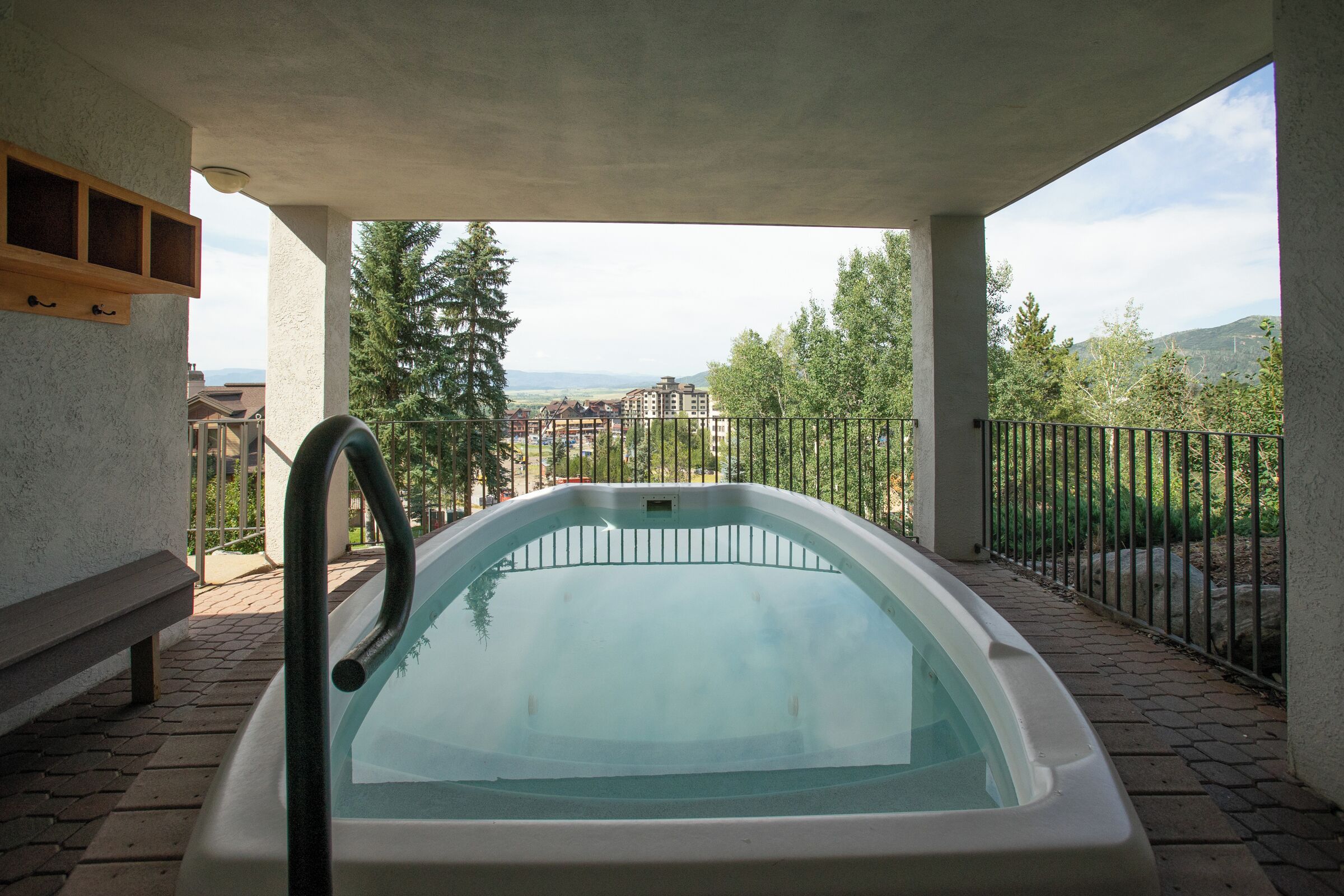 Een verwarmd zwembad