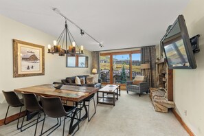 智能电视、壁炉