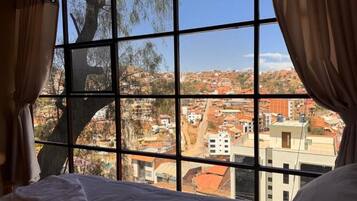 Blendingsgardiner, strykejern/-brett og wi-fi (inkludert)