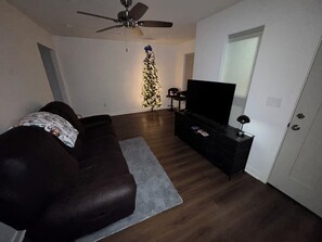 TV connectée, jeux vidéo, livres