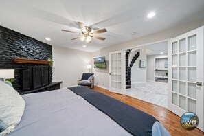 9 عدّة غرف نوم ومكواة/لوح كي وواي فاي مجانًا وملاءات أسرّة